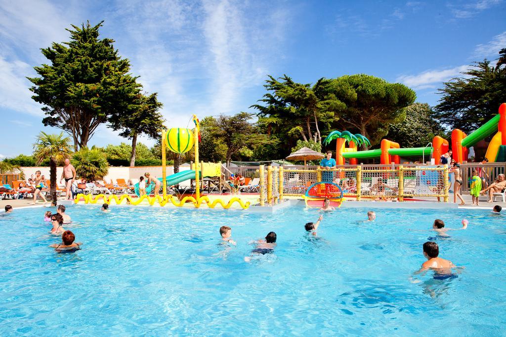 Camping Les Peupliers La Flotte Zewnętrze zdjęcie